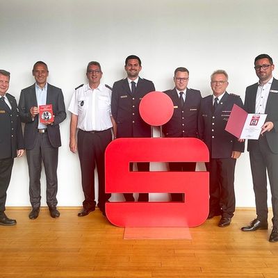 KFV Bodenseekreis: Sparkasse Bodensee als "Partner der Feuerwehr" ausgezeichnet