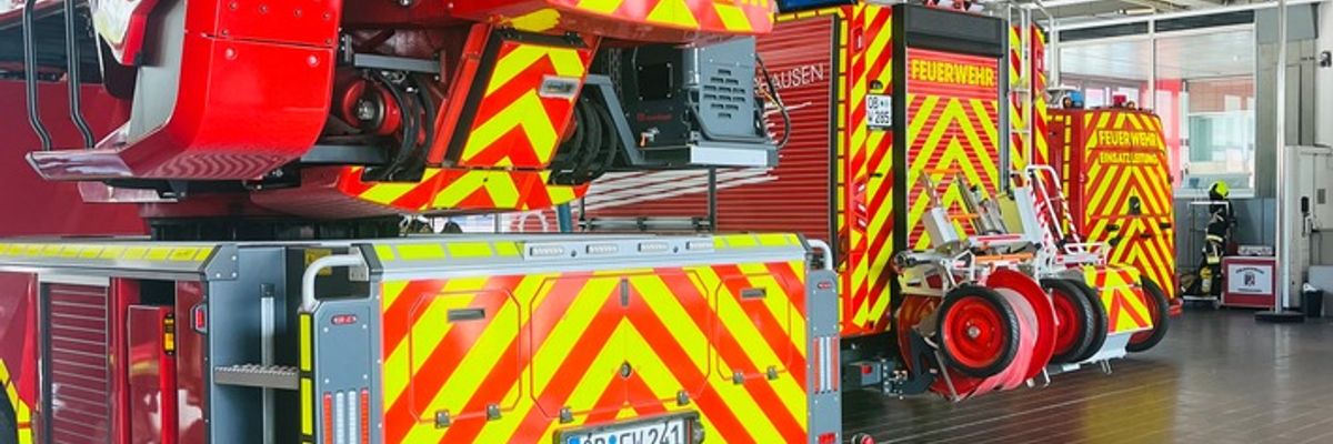 FW-OB: Brand in Entsorgungsbetrieb - Feuerwehr Oberhausen mehrere Stunden im Einsatz