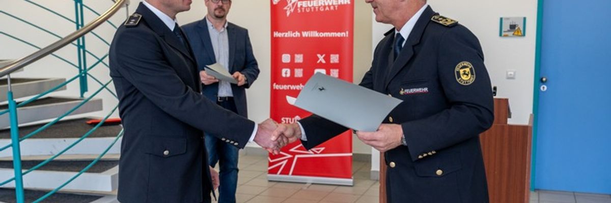 FW Stuttgart: Traumberufe bei der Feuerwehr Stuttgart: Stellenausschreibungen und Beförderungen