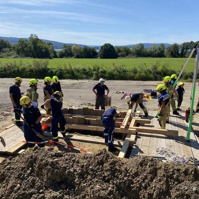 FW Konstanz: Gemeinsame Übung - Tiefbauunfall auf einer Baustelle