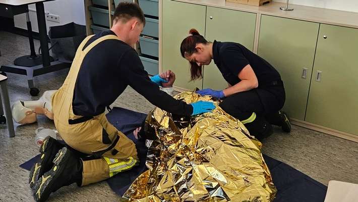 FW Alpen: Großer Prüfungstag der Grundlehrgänge der Feuerwehren Xanten, Sonsbeck und Alpen