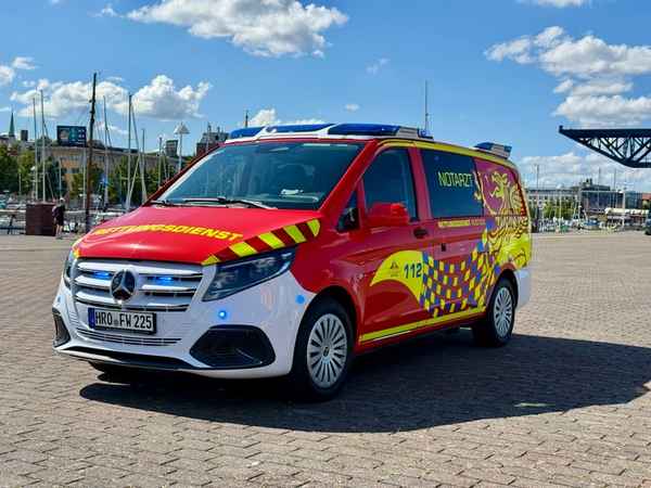 Feuerwehr Rostock: Neues Notarzteinsatzfahrzeug und neue Krankentransportwagen für Rostock