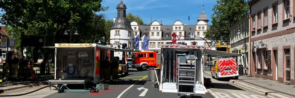 FW Paderborn: Gefahrstofffreisetzung in einem Ladenlokal in der Schloßstraße