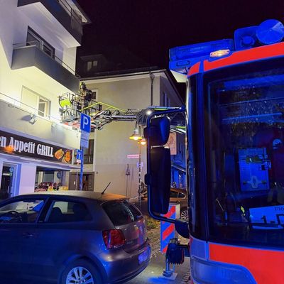 FW Paderborn: Zimmerbrand in einem Mehrfamilienhaus in der Königstraße