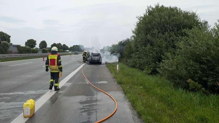 FW-ROW: Rauchmelder, Brände, Türöffnungen und Unfälle - Ehrenamtliche Feuerwehrkräfte in der Samtgemeinde Zeven im Dauereinsatz