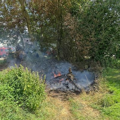 FW-KLE: Nicht angemeldetes Nutzfeuer löst Feuerwehreinsatz aus - Feuerwehr appelliert an die Bevölkerung