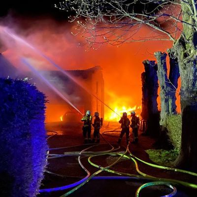 FW-RD: Großfeuer in Holzdorf - 140 Einsatzkräfte im Einsatz
