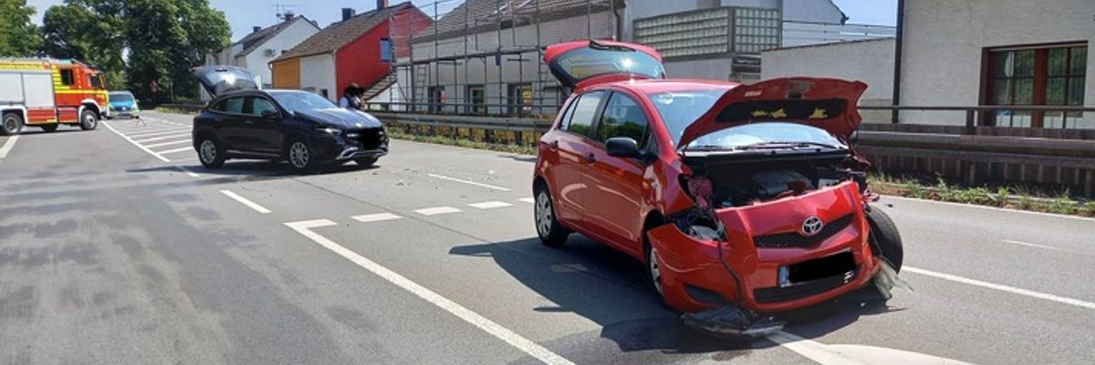 FW-EN: Verkehrsunfall - Ender Tal / Ecke Gederner Straße
