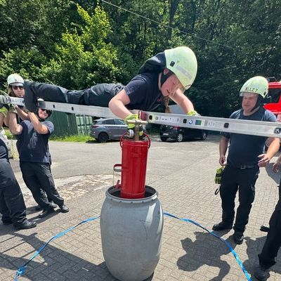 FW-GL: Große Jahresübung 2025: Feuerwehr Bergisch Gladbach stellt Einsatzfähigkeit eindrucksvoll unter Beweis
