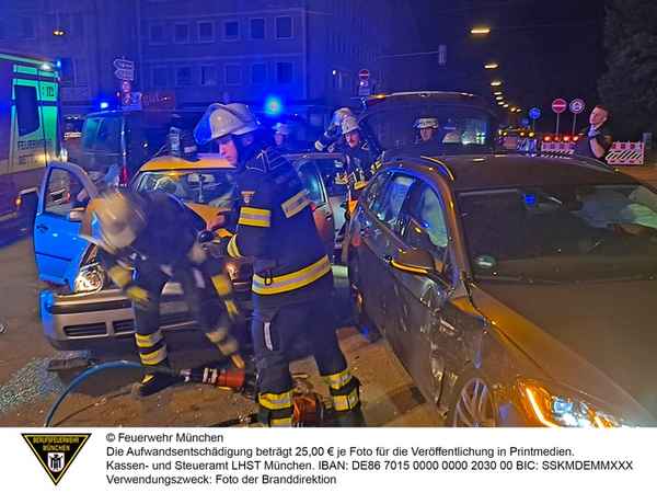FW-M: Personenrettung nach Unfall (Schwabing)