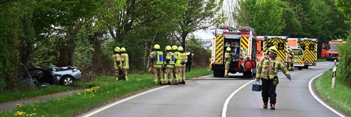 FW Pulheim: Unfall auf der L213 - Zwei Verletzte