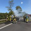 FW Meerbusch: PKW in Vollbrand auf der A52. Trotz Absperrmaßnahmen mit gefährlichen Situationen für die Einsatzkräfte
