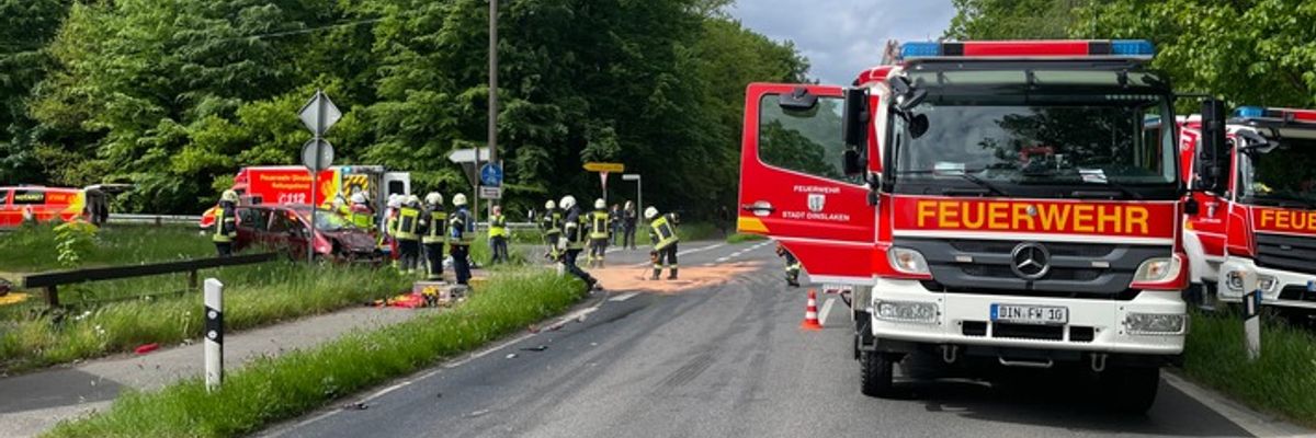 FW Dinslaken: Verkehrsunfall Bergerstraße