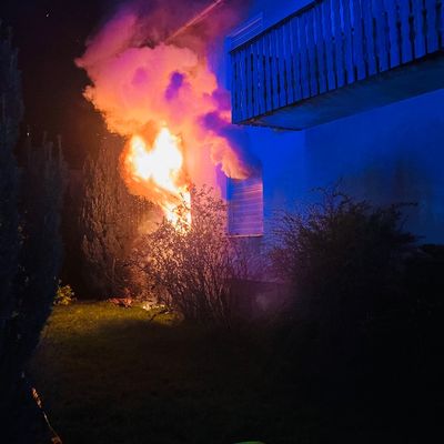 FW Paderborn: Gemeldeter Zimmerbrand in PB-Schloß Neuhaus