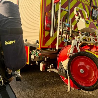 FW Hünxe: Gasgeruch und gemeldeter Zimmerbrand