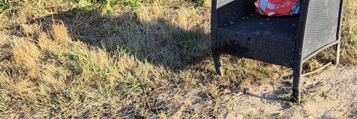 FW-EN: Personen zünden Feuer auf Feld an