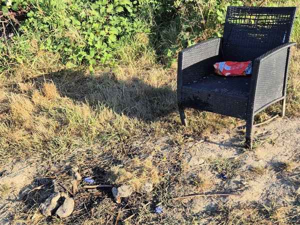 FW-EN: Personen zünden Feuer auf Feld an
