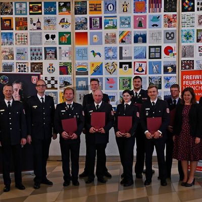 FW-M: Feuerwehr-Ehrungen für Engagement und Einsatzbereitschaft (München)