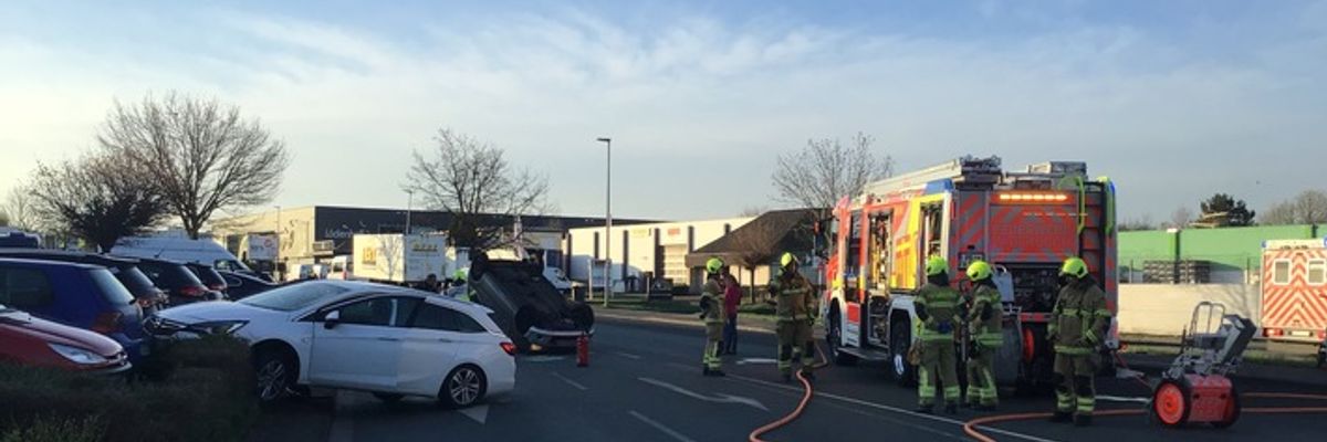 FW Paderborn: Verkehrsunfall mit zwei beteiligten PKW