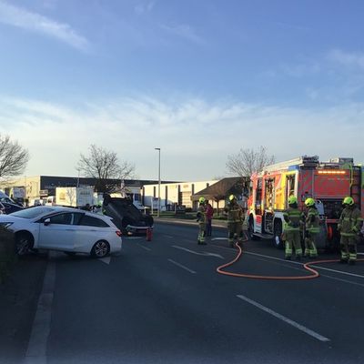 FW Paderborn: Verkehrsunfall mit zwei beteiligten PKW