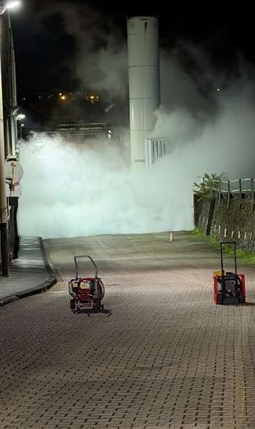 FW-RS: Stickstoffaustritt auf Betriebsgelände
