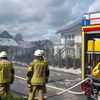 FW VG Asbach: Heckenbrand in Windhagen / Übergreifen auf Wohngebäude verhindert