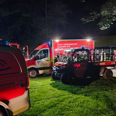 FW Königswinter: Verletzter Mountainbikefahrer im Wald - Feuerwehr unterstützt Rettungsdienst