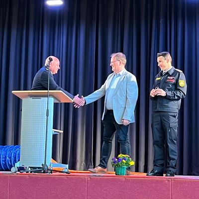 FW-EN: Traditionelles Ehrentreffen würdigt langjährigen Einsatz der Ehrenabteilungen - Martin Weber stellt sich als neuer Kreisbrandmeister vor - Olaf Schade mit silberner Ehrennadel geehrt