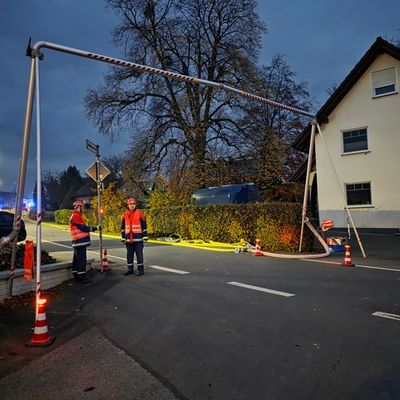 FW-AR: Intensive Jahresübung: Brand in altem Drogerie-Gebäude