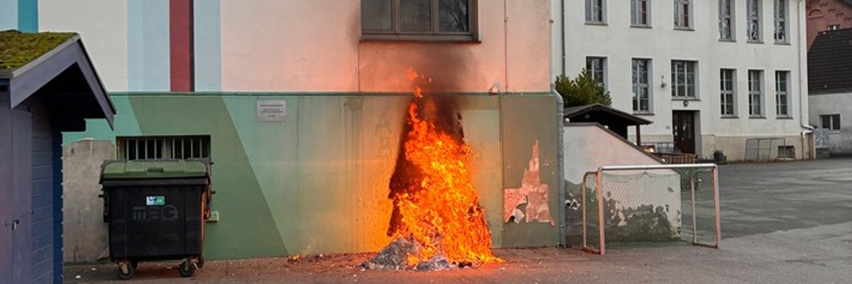 FW-MH: FW-MH: Kleinbrand an Schule