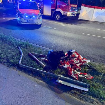 FW-DT: Alleinunfall - Eine Person verstorben