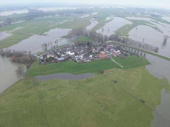 FW-KLE: Fit für medizinische Notfälle bei Hochwasser - Sonderausbildung der Löschgruppe Schenkenschanz stellt Erstversorgung bei Hochwasser sicher