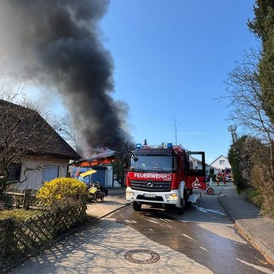KFV Bodenseekreis: Großeinsatz für die Feuerwehr: Wohnhausbrand in Bermatingen