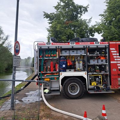 FW-BO: Technischer Betrieb der Stadt Bochum und Feuerwehr Bochum verhindern Fischsterben in Regenrückhaltebecken