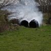 FW Menden: Feuerwehr Menden löscht Rundballenbrand auf Streuobstwiese