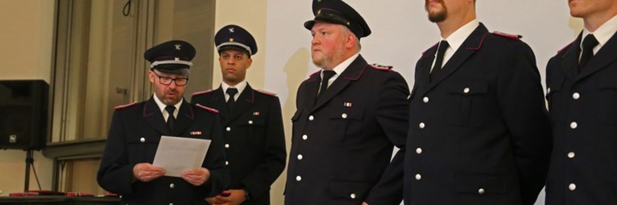 FW Bad Segeberg: Jahreshauptversammlung der Freiwilligen Feuerwehr Bad Segeberg Eine besondere und erstmalige Auszeichung für den ausgeschiedenen Zugführer