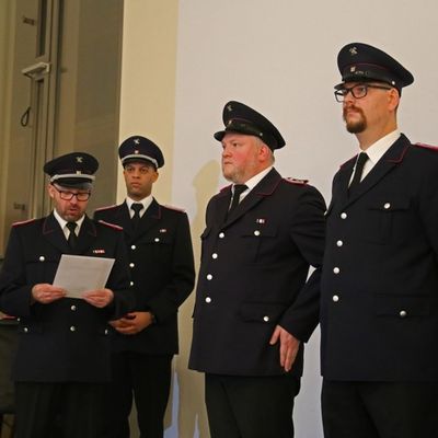 FW Bad Segeberg: Jahreshauptversammlung der Freiwilligen Feuerwehr Bad Segeberg Eine besondere und erstmalige Auszeichung für den ausgeschiedenen Zugführer