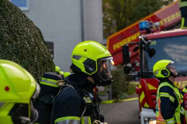 Feuerwehr MTK: Brennende Matratze sorgt für starke Verrauchung in Hattersheim