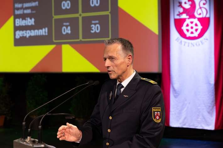 FW Ratingen: Wehrversammlung 2026: Ehrungen, Beförderungen & neue Homepage