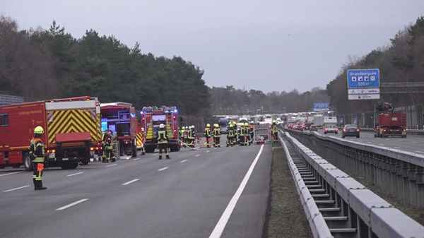 FW-ROW: Gefahrguteinsatz auf der A1 bei Sottrum - keine Verletzten