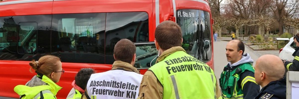 FW Konstanz: Ölwehreinsatz im Hafen Konstanz