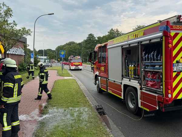 FW-AUR: Supermarkt von Regenwassereintritt betroffen