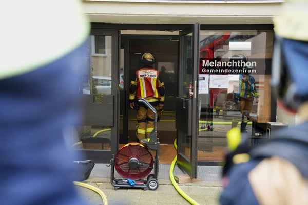 FW-E: Brandereignis im Gemeindezentrum - zwei Personen leicht verletzt