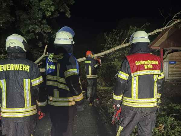 FW-AUR: Stadtfeuerwehren beseitigen diverse Unwetterschäden