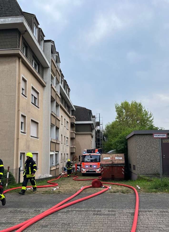 FW-F: Feuer in Seniorenwohnanlage - Drei Personen gerettet