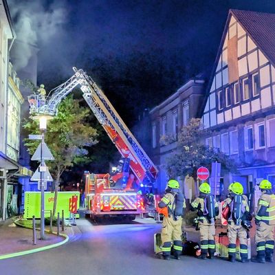 FW Kamen: Verletzte bei Wohnungsbrand in Kamener Innenstadt