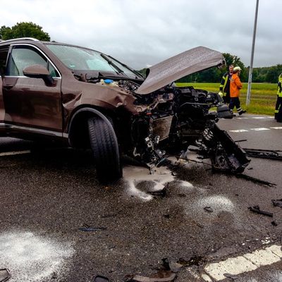 FW Lüchow-Dannenberg: +++ Zwei SUV's kollidieren nahe Klein Gusborn +++ Fünf Personen z.T. schwer verletzt +++ Landesstraße zeitweise voll gesperrt +++