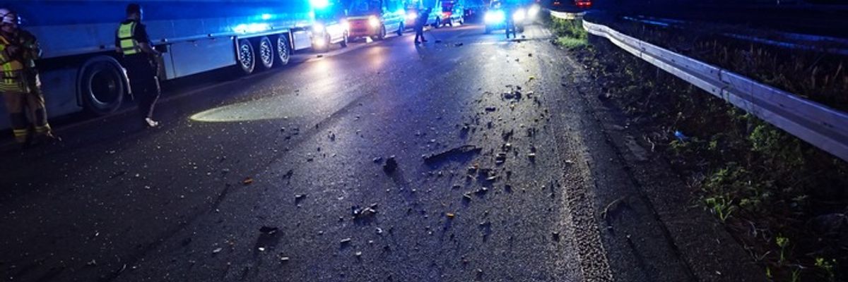 FW Ratingen: Schwerer Verkehrsunfall auf der BAB 3 mit fünf verletzten Personen