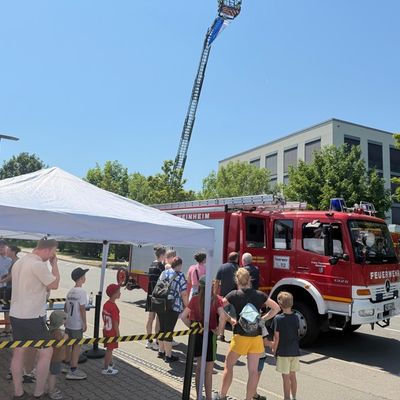 FW Weinheim: Feuerwehr zum Anfassen und Ehrenamt mit Herz - 112 Eindrücke beim Tag der offenen Tür im Feuerwehrzentrum Weinheim