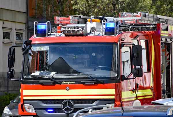 FW-DO: Wohnungsbrand in der Nacht mit einem Verletzten